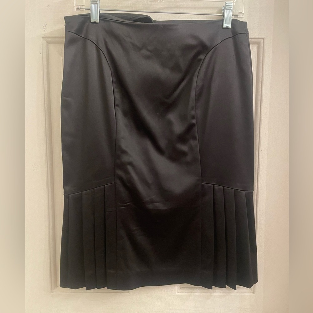 BeBe satin skirt